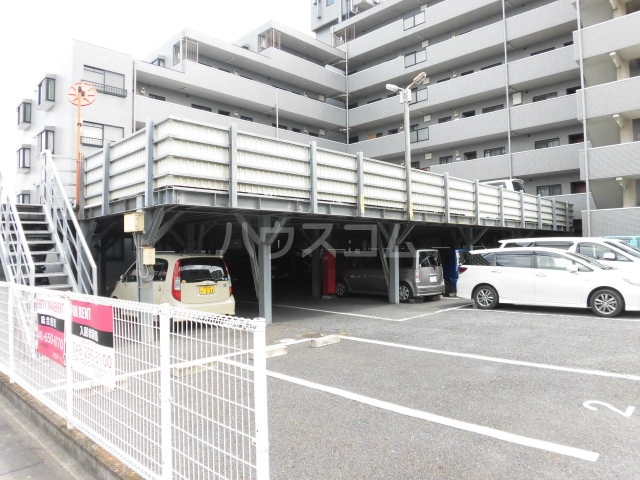 22/28 駐車場