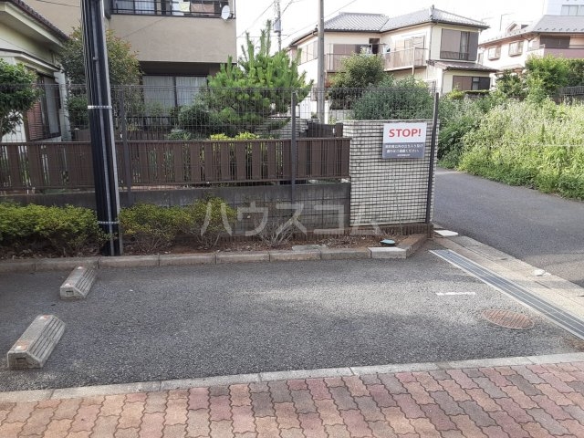 2/6 駐車場