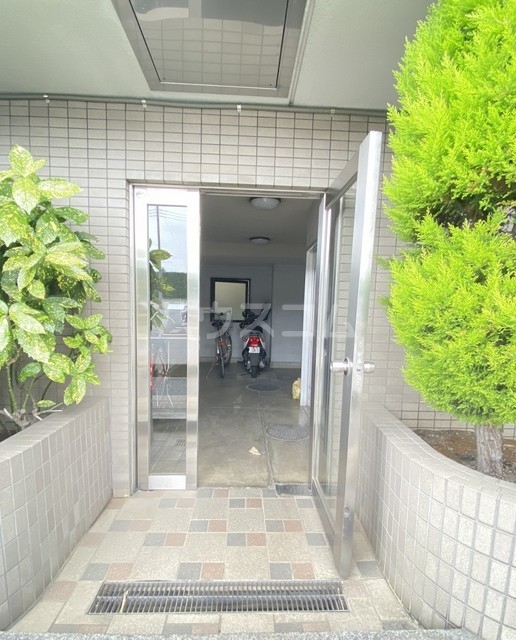 8/11 エントランス