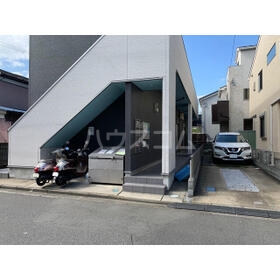 17/25 エントランス