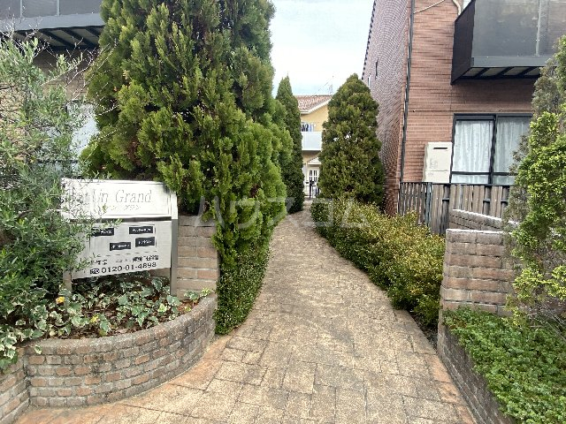 20/29 エントランス