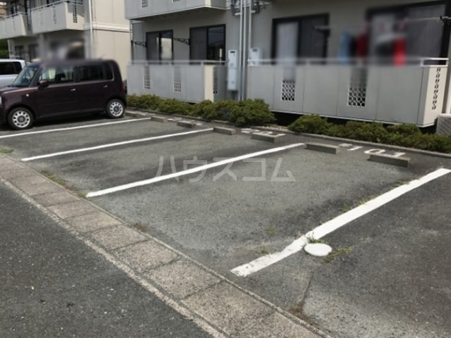 26/30 駐車場