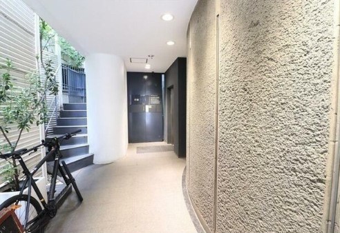 15/19 エントランス