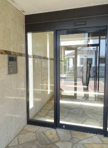 15/22 エントランス