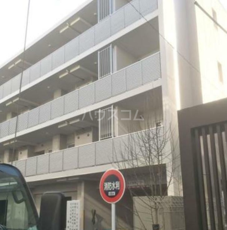 21/30 エントランス