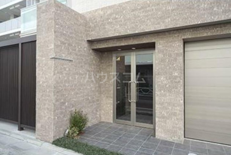 22/30 エントランス