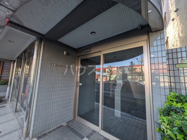 21/30 エントランス