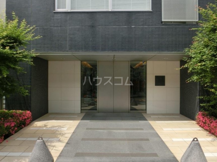 13/14 エントランス