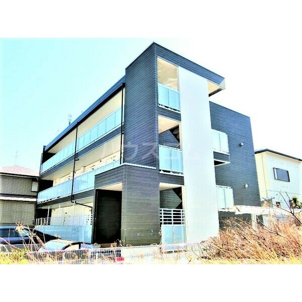 14/22 エントランス