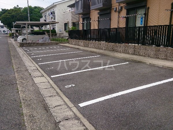 22/23 駐車場