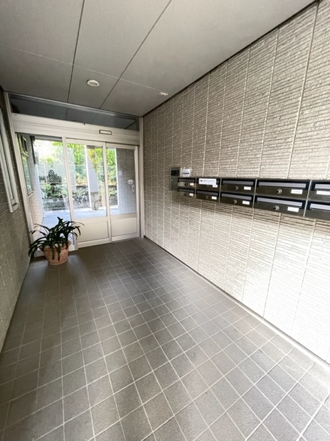 22/23 エントランス