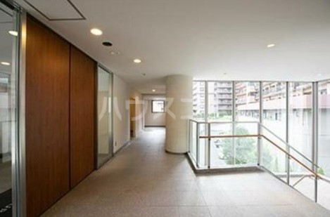 15/21 エントランス