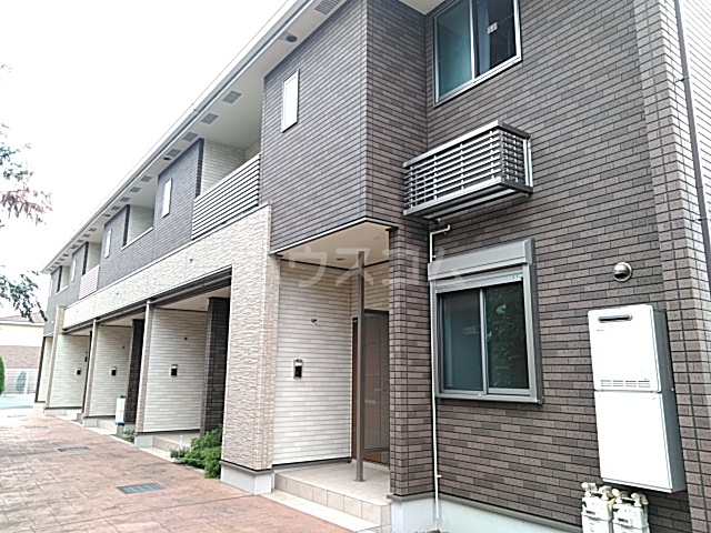 28/30 エントランス