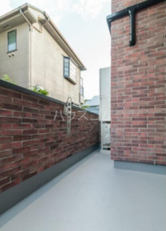 13/19 バルコニー