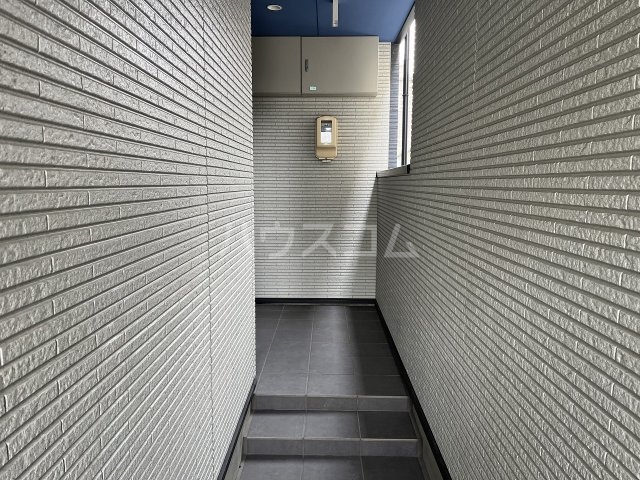 22/30 エントランス