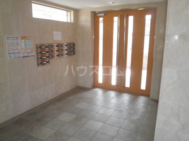 21/27 エントランス