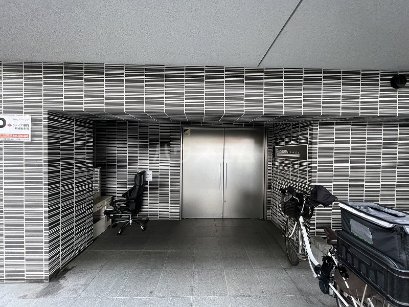 26/30 エントランス