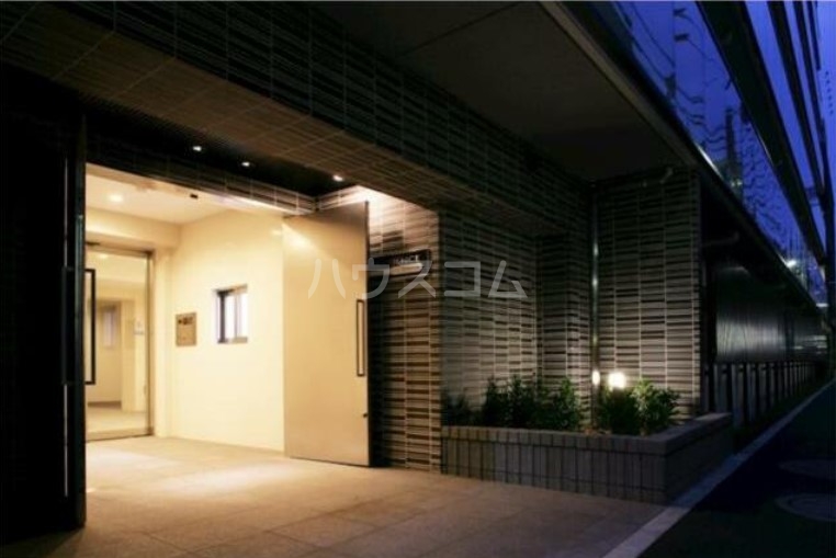 23/30 エントランス