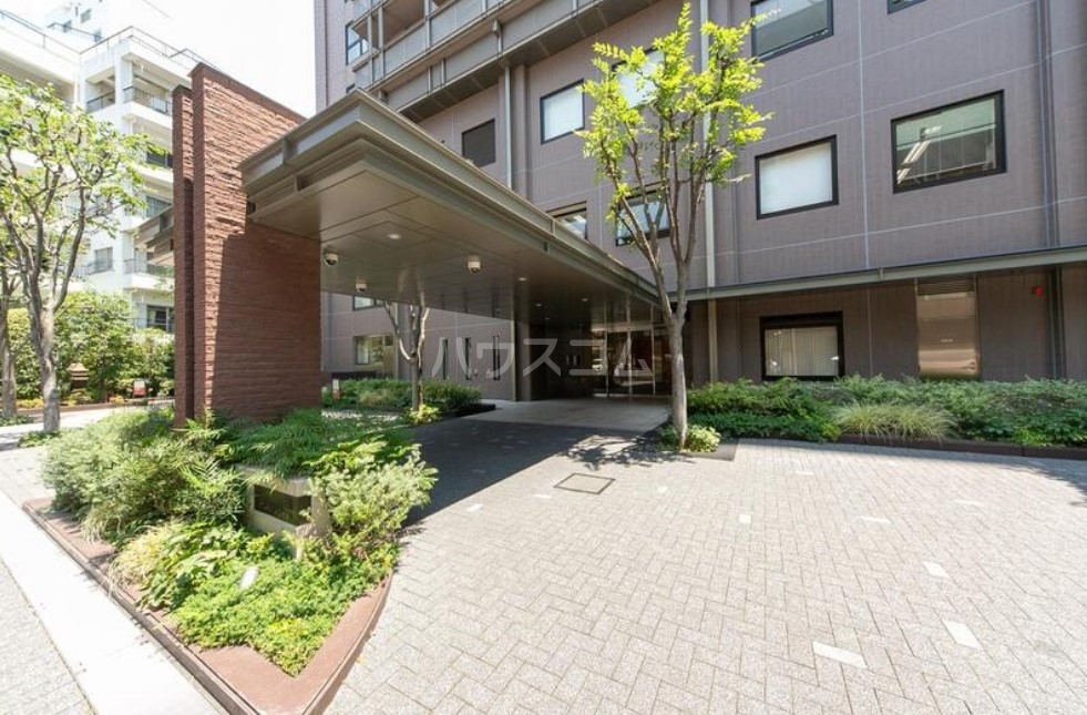 14/15 エントランス