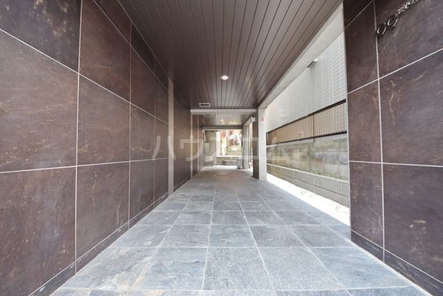 14/23 エントランス