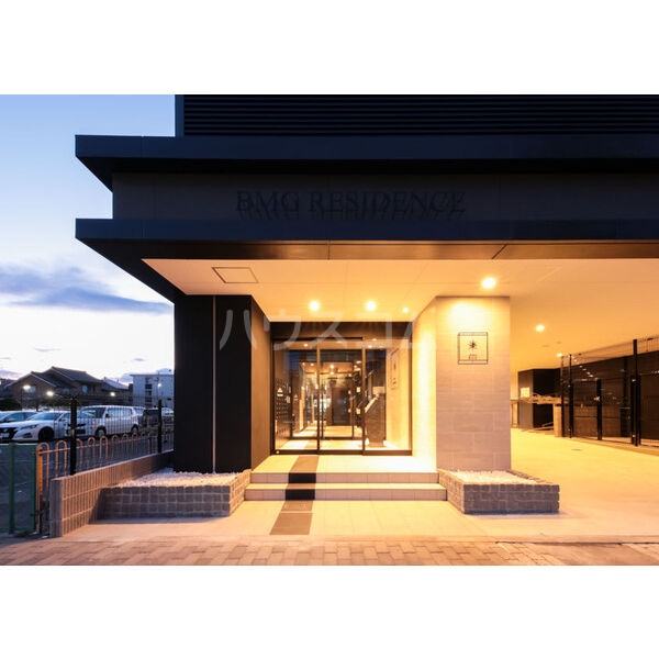 17/26 エントランス