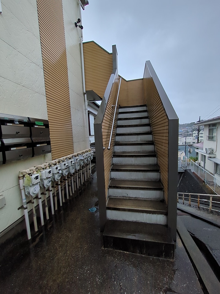 21/22 エントランス