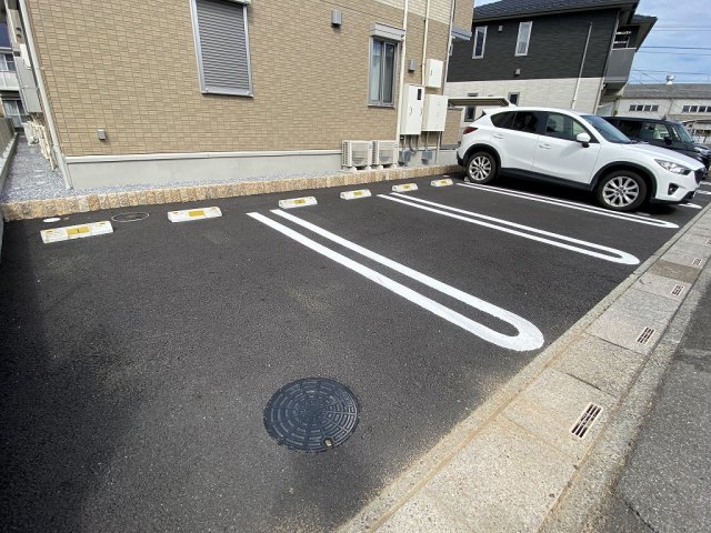 23/30 駐車場