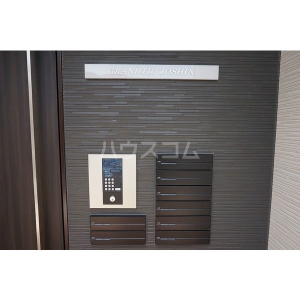 14/16 エントランス