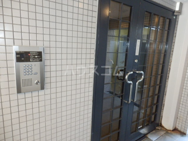 16/26 エントランス