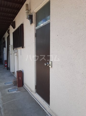 23/25 エントランス