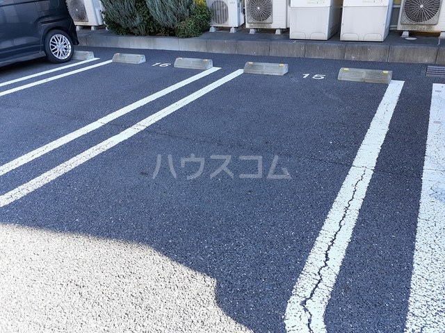 2/3 駐車場