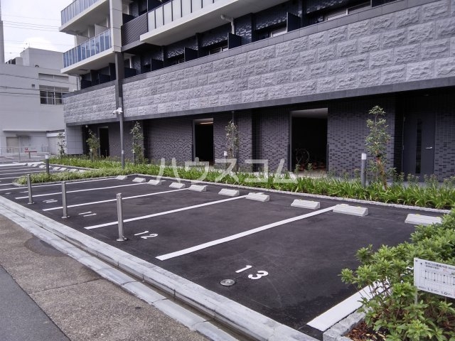 18/26 駐車場