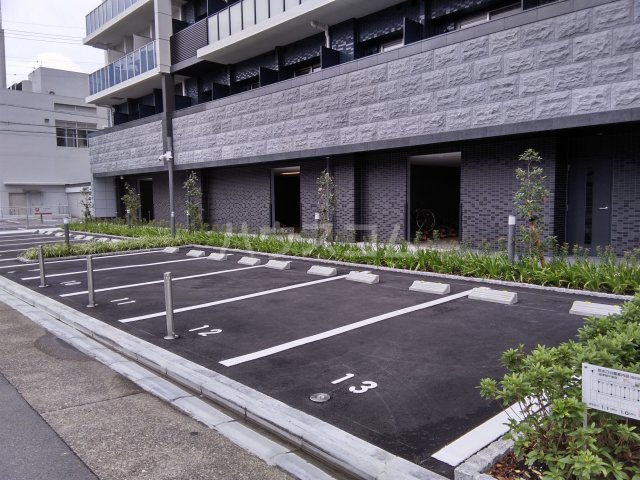18/26 駐車場