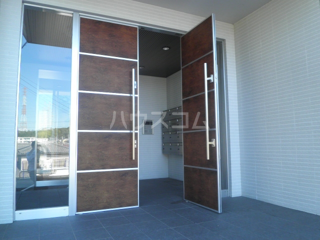 2/4 エントランス