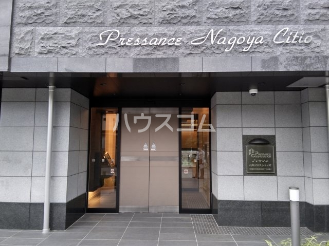 17/26 エントランス