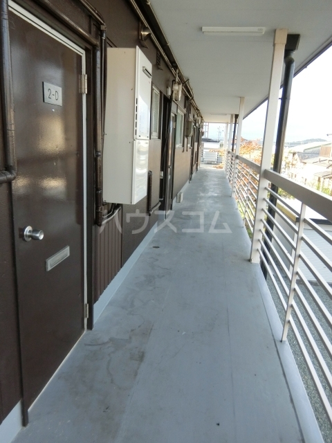 24/30 エントランス