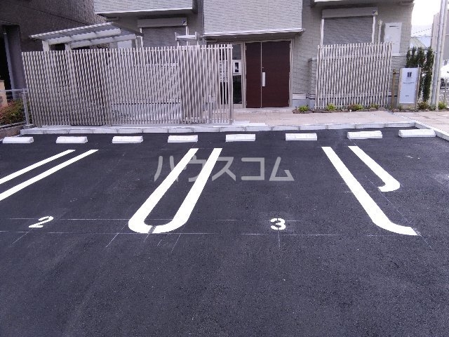 18/24 駐車場