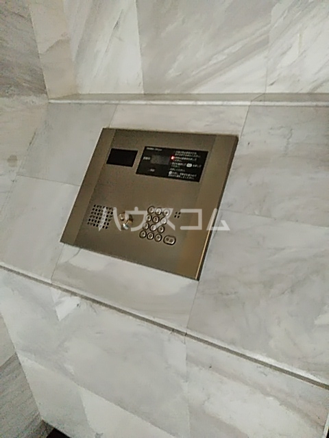 28/30 エントランス