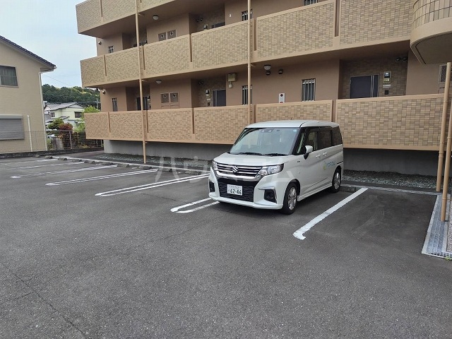 26/27 駐車場