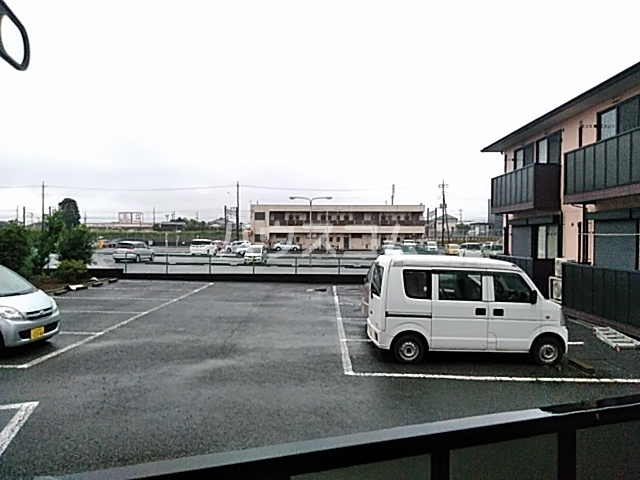 13/13 駐車場