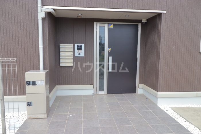 16/25 エントランス