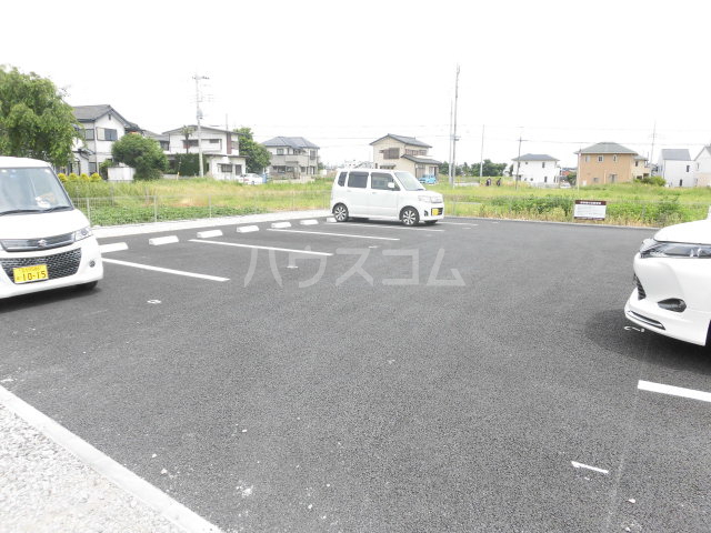 22/28 駐車場