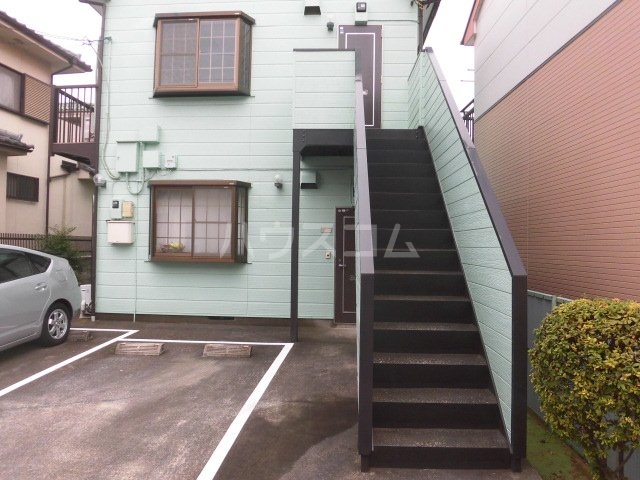 24/25 エントランス