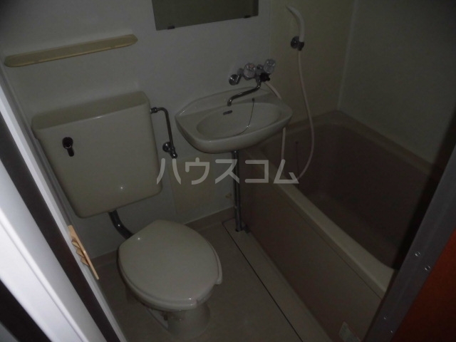 13/25 浴室
