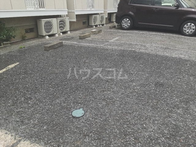 20/28 駐車場