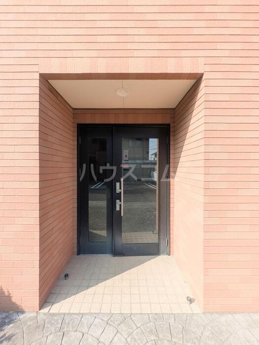 14/17 エントランス