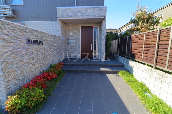 18/29 エントランス