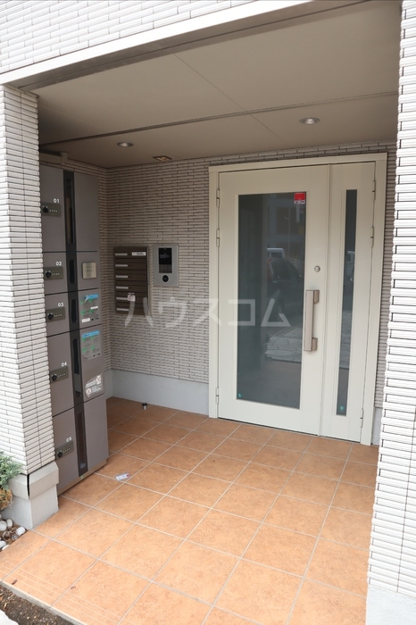 14/18 エントランス