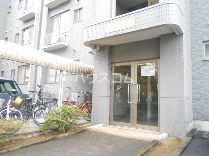 13/15 エントランス