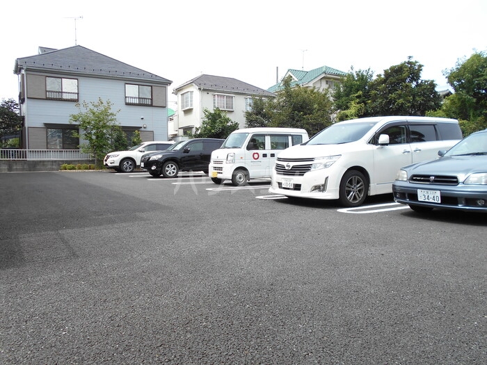 15/17 駐車場